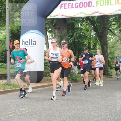 29.06.2025 - hella hamburg halbmarathon KatJ http://msf.ph/oto/8520913 29.06.2025 10:49:53 Zwischen KM18-KM19 1126, 1254, 1334, 1573, 1722, 1724, 1881, 3001, 4370, 4665, 5734 meine-sportfotos.de