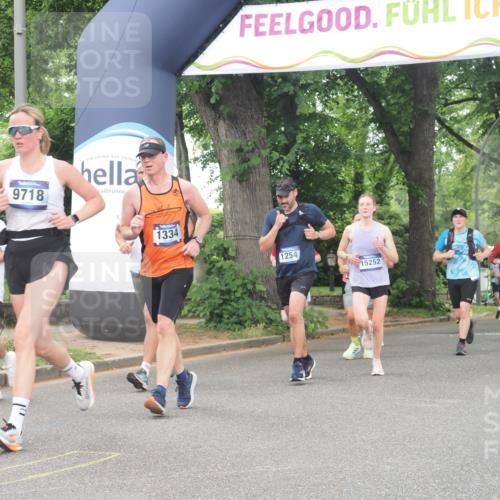 29.06.2025 - hella hamburg halbmarathon KatJ http://msf.ph/oto/8520931 29.06.2025 10:49:53 Zwischen KM18-KM19 1126, 1254, 1334, 1573, 1722, 1724, 1881, 3001, 4370, 4665, 5734 meine-sportfotos.de