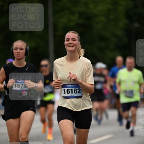 29.06.2025 - hella hamburg halbmarathon Dr. Thomas Lammeyer http://msf.ph/oto/8520968 29.06.2025 10:34:06 Kennedybrücke 1063, 1192, 1230, 1661, 2901, 3573, 3613, 4575, 4580, 4982, 5322, 6418, 6598, 7449, 8048, 10162, 10641, 10880 meine-sportfotos.de