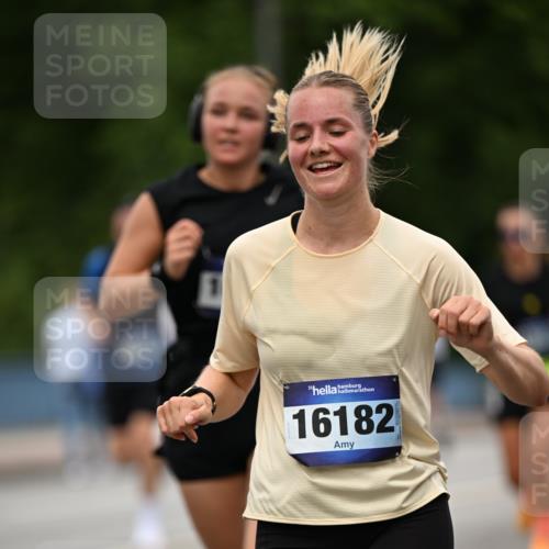 29.06.2025 - hella hamburg halbmarathon Dr. Thomas Lammeyer http://msf.ph/oto/8521019 29.06.2025 10:34:08 Kennedybrücke 1063, 1192, 1230, 1661, 2901, 3573, 3613, 4575, 4580, 6418, 6598, 7449, 8048, 10162, 10641, 10880 meine-sportfotos.de