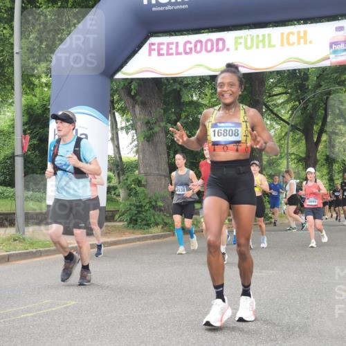 29.06.2025 - hella hamburg halbmarathon KatJ http://msf.ph/oto/8521066 29.06.2025 10:49:56 Zwischen KM18-KM19 1254, 1334, 1573, 1881, 2683, 3001, 3921, 4538, 4665, 5384 meine-sportfotos.de
