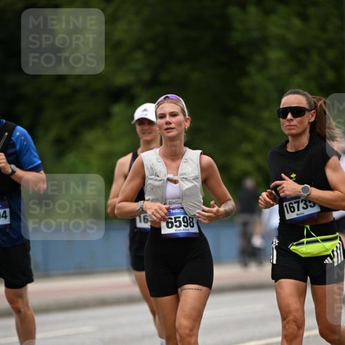 29.06.2025 - hella hamburg halbmarathon Dr. Thomas Lammeyer http://msf.ph/oto/8521116 29.06.2025 10:34:10 Kennedybrücke 1063, 1192, 1230, 1661, 2901, 3524, 3573, 3613, 4198, 4575, 4580, 4819, 6418, 6598, 7449, 8048, 10641, 10880 meine-sportfotos.de