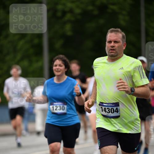29.06.2025 - hella hamburg halbmarathon Dr. Thomas Lammeyer http://msf.ph/oto/8521140 29.06.2025 10:34:11 Kennedybrücke 1063, 1192, 1230, 1661, 2901, 3524, 3573, 3613, 4198, 4575, 4580, 4819, 6418, 6598, 7449, 8048, 10641, 10880 meine-sportfotos.de