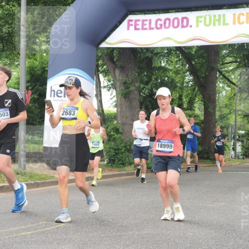 29.06.2025 - hella hamburg halbmarathon KatJ http://msf.ph/oto/8521152 29.06.2025 10:49:59 Zwischen KM18-KM19 1254, 1464, 2683, 3921, 4538, 5384 meine-sportfotos.de