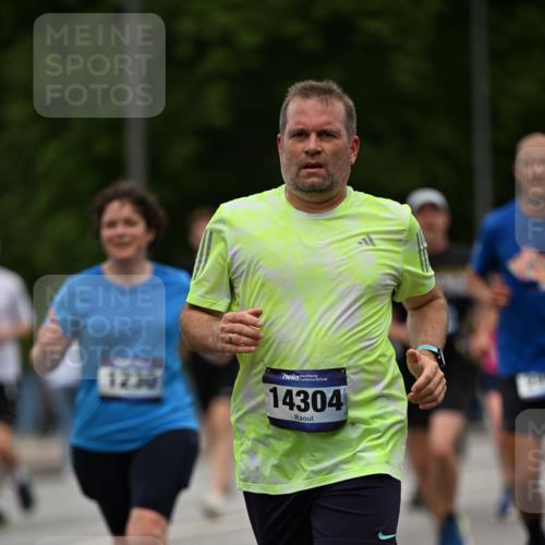 29.06.2025 - hella hamburg halbmarathon Dr. Thomas Lammeyer http://msf.ph/oto/8521159 29.06.2025 10:34:11 Kennedybrücke 1063, 1192, 1230, 1661, 2901, 3524, 3573, 3613, 4198, 4575, 4580, 4819, 6418, 6598, 7449, 8048, 10641, 10880 meine-sportfotos.de