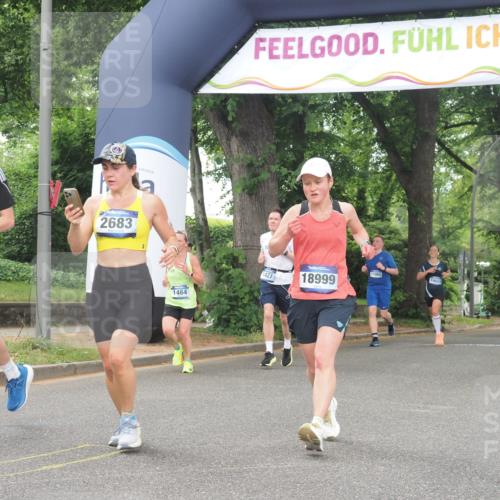 29.06.2025 - hella hamburg halbmarathon KatJ http://msf.ph/oto/8521160 29.06.2025 10:49:59 Zwischen KM18-KM19 1254, 1464, 2683, 3921, 4538, 5384 meine-sportfotos.de