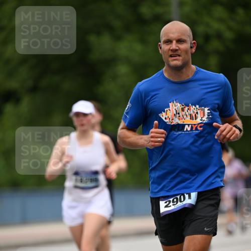 29.06.2025 - hella hamburg halbmarathon Dr. Thomas Lammeyer http://msf.ph/oto/8521221 29.06.2025 10:34:13 Kennedybrücke 1063, 1192, 1230, 1661, 2901, 3524, 3573, 4198, 4575, 4580, 4819, 6418, 6598, 6626, 7449, 8048, 10641, 10880 meine-sportfotos.de