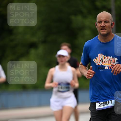29.06.2025 - hella hamburg halbmarathon Dr. Thomas Lammeyer http://msf.ph/oto/8521225 29.06.2025 10:34:13 Kennedybrücke 1063, 1192, 1230, 1661, 2901, 3524, 3573, 4198, 4575, 4580, 4819, 6418, 6598, 6626, 7449, 8048, 10641, 10880 meine-sportfotos.de