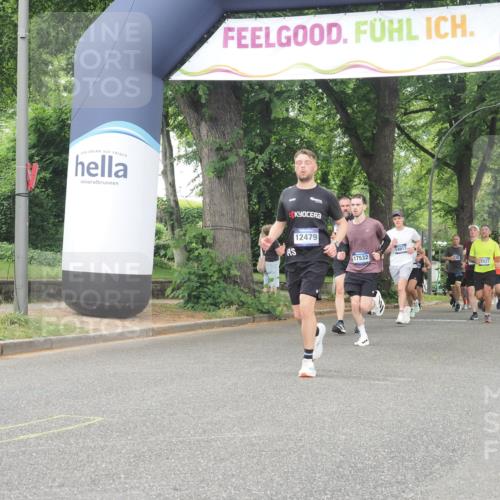 29.06.2025 - hella hamburg halbmarathon KatJ http://msf.ph/oto/8521259 29.06.2025 10:50:04 Zwischen KM18-KM19 1427, 1464, 2683, 7243 meine-sportfotos.de