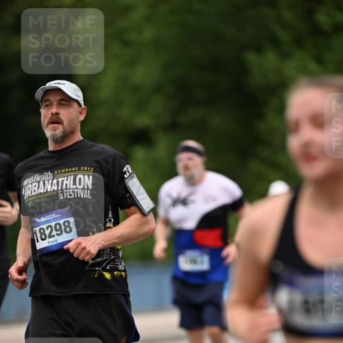 29.06.2025 - hella hamburg halbmarathon Dr. Thomas Lammeyer http://msf.ph/oto/8521273 29.06.2025 10:34:15 Kennedybrücke 1063, 1192, 1230, 1661, 2901, 3524, 3573, 4198, 4575, 4580, 4819, 6418, 6598, 6626, 7449, 8048, 10322, 10641, 10880 meine-sportfotos.de