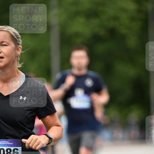 29.06.2025 - hella hamburg halbmarathon Dr. Thomas Lammeyer http://msf.ph/oto/8521287 29.06.2025 10:34:16 Kennedybrücke 1063, 1192, 1230, 1661, 2901, 3524, 3573, 4198, 4575, 4580, 4819, 6418, 6598, 6626, 7449, 8048, 10322, 10641, 10880 meine-sportfotos.de