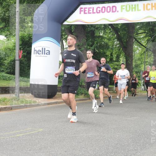 29.06.2025 - hella hamburg halbmarathon KatJ http://msf.ph/oto/8521301 29.06.2025 10:50:05 Zwischen KM18-KM19 1427, 1464, 7243 meine-sportfotos.de