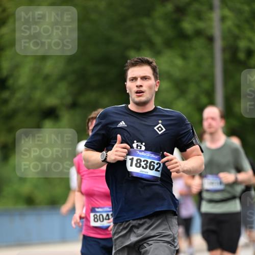 29.06.2025 - hella hamburg halbmarathon Dr. Thomas Lammeyer http://msf.ph/oto/8521313 29.06.2025 10:34:17 Kennedybrücke 1063, 1192, 1230, 1661, 2901, 3524, 3573, 4198, 4575, 4580, 4819, 6418, 6598, 6626, 8048, 10322, 10641, 10880 meine-sportfotos.de