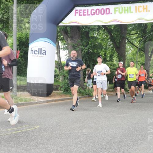 29.06.2025 - hella hamburg halbmarathon KatJ http://msf.ph/oto/8521329 29.06.2025 10:50:06 Zwischen KM18-KM19 1427, 7243 meine-sportfotos.de