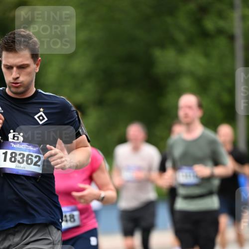 29.06.2025 - hella hamburg halbmarathon Dr. Thomas Lammeyer http://msf.ph/oto/8521338 29.06.2025 10:34:17 Kennedybrücke 1063, 1192, 1230, 1661, 2901, 3524, 3573, 4198, 4575, 4580, 4819, 6418, 6598, 6626, 8048, 10322, 10641, 10880 meine-sportfotos.de