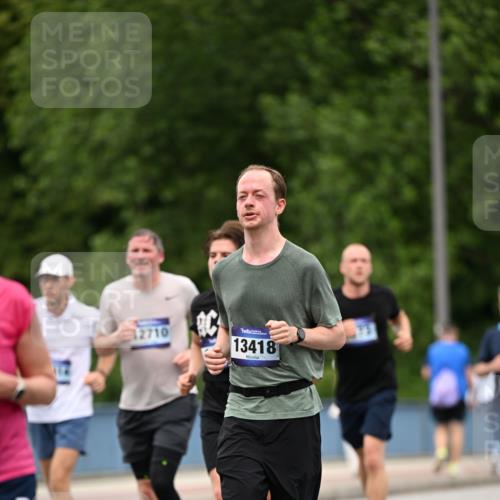 29.06.2025 - hella hamburg halbmarathon Dr. Thomas Lammeyer http://msf.ph/oto/8521351 29.06.2025 10:34:18 Kennedybrücke 1063, 1230, 1661, 2901, 3524, 3573, 4198, 4575, 4580, 4819, 6418, 6598, 6626, 8048, 10322, 10641, 10880 meine-sportfotos.de