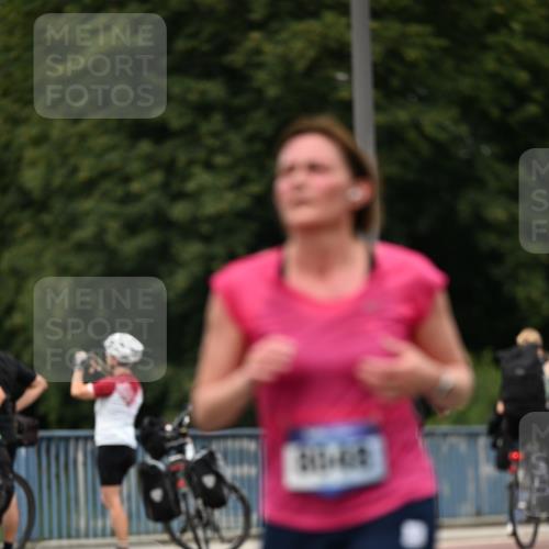 29.06.2025 - hella hamburg halbmarathon Dr. Thomas Lammeyer http://msf.ph/oto/8521382 29.06.2025 10:34:19 Kennedybrücke 1063, 1230, 1661, 2901, 3524, 3573, 4198, 4575, 4580, 4819, 6418, 6598, 6626, 8048, 10322, 10641, 10880 meine-sportfotos.de