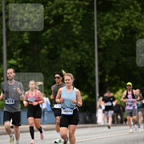 29.06.2025 - hella hamburg halbmarathon Dr. Thomas Lammeyer http://msf.ph/oto/8521483 29.06.2025 10:34:22 Kennedybrücke 1063, 1230, 1661, 2901, 3524, 3573, 4198, 4575, 4819, 6598, 6626, 8048, 10322, 10880 meine-sportfotos.de