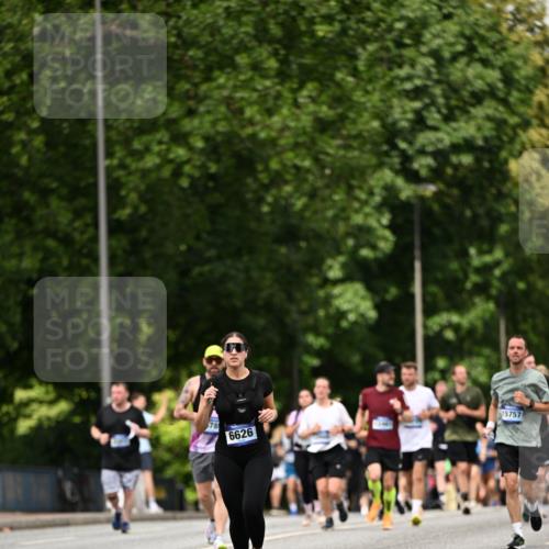 29.06.2025 - hella hamburg halbmarathon Dr. Thomas Lammeyer http://msf.ph/oto/8521502 29.06.2025 10:34:23 Kennedybrücke 1063, 1230, 1661, 2302, 2901, 3524, 3573, 4198, 4575, 4819, 6598, 6626, 8048, 10322, 10880 meine-sportfotos.de