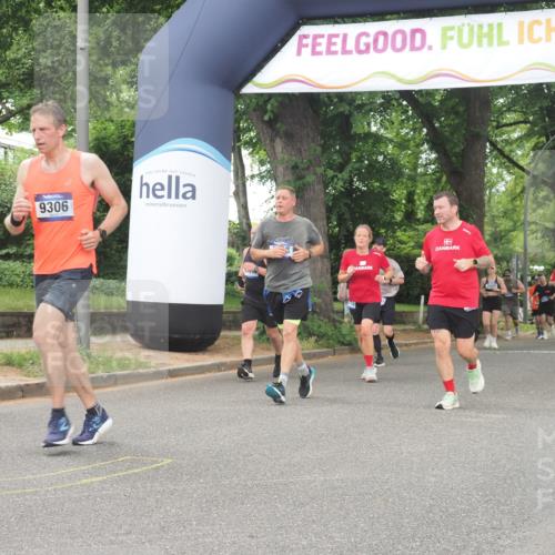 29.06.2025 - hella hamburg halbmarathon KatJ http://msf.ph/oto/8521513 29.06.2025 10:50:10 Zwischen KM18-KM19 4328, 7243 meine-sportfotos.de