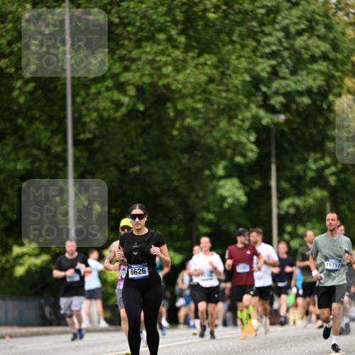 29.06.2025 - hella hamburg halbmarathon Dr. Thomas Lammeyer http://msf.ph/oto/8521524 29.06.2025 10:34:24 Kennedybrücke 1063, 1230, 1661, 2302, 2901, 3524, 3573, 4198, 4575, 4819, 6626, 7517, 8048, 10322, 10880 meine-sportfotos.de