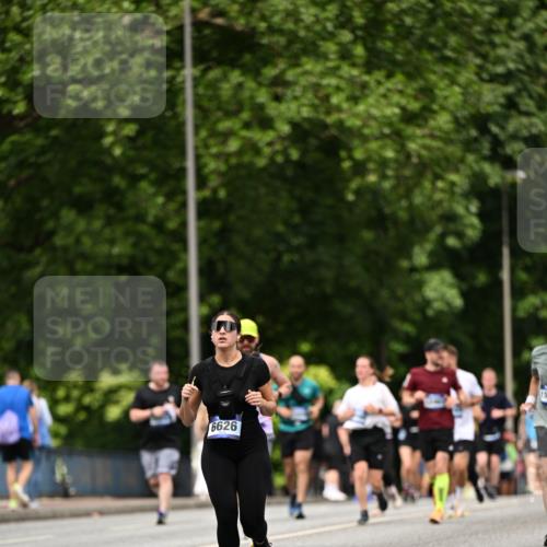 29.06.2025 - hella hamburg halbmarathon Dr. Thomas Lammeyer http://msf.ph/oto/8521570 29.06.2025 10:34:25 Kennedybrücke 1063, 1230, 2302, 2901, 3524, 3573, 4198, 4575, 4819, 6626, 7517, 8048, 9095, 10322, 10880, 10996 meine-sportfotos.de