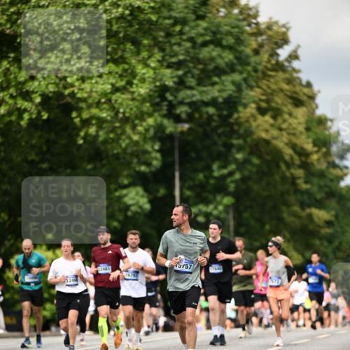 29.06.2025 - hella hamburg halbmarathon Dr. Thomas Lammeyer http://msf.ph/oto/8521590 29.06.2025 10:34:26 Kennedybrücke 1063, 1230, 2302, 2901, 3524, 3573, 4198, 4575, 4819, 6626, 7517, 8048, 9095, 10322, 10880, 10996 meine-sportfotos.de