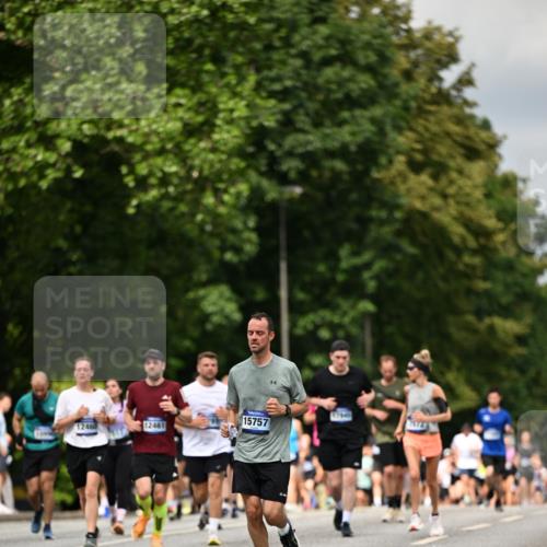 29.06.2025 - hella hamburg halbmarathon Dr. Thomas Lammeyer http://msf.ph/oto/8521617 29.06.2025 10:34:26 Kennedybrücke 1063, 1230, 2302, 2901, 3524, 3573, 4198, 4575, 4819, 6626, 7517, 8048, 9095, 10322, 10880, 10996 meine-sportfotos.de