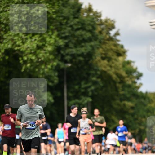 29.06.2025 - hella hamburg halbmarathon Dr. Thomas Lammeyer http://msf.ph/oto/8521693 29.06.2025 10:34:28 Kennedybrücke 1063, 2302, 3524, 3573, 4198, 4575, 4819, 6556, 6626, 7517, 8048, 9095, 10322, 10880, 10996 meine-sportfotos.de