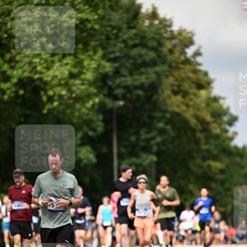 29.06.2025 - hella hamburg halbmarathon Dr. Thomas Lammeyer http://msf.ph/oto/8521698 29.06.2025 10:34:28 Kennedybrücke 1063, 2302, 3524, 3573, 4198, 4575, 4819, 6556, 6626, 7517, 8048, 9095, 10322, 10880, 10996 meine-sportfotos.de