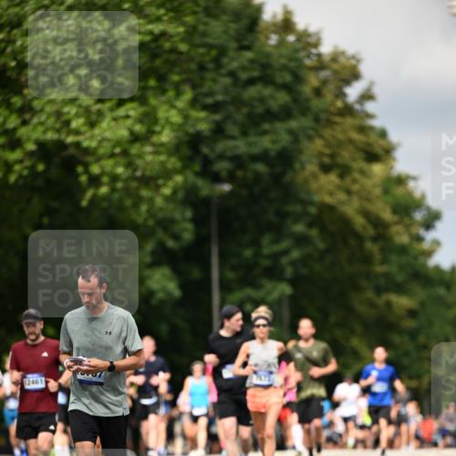 29.06.2025 - hella hamburg halbmarathon Dr. Thomas Lammeyer http://msf.ph/oto/8521701 29.06.2025 10:34:28 Kennedybrücke 1063, 2302, 3524, 3573, 4198, 4575, 4819, 6556, 6626, 7517, 8048, 9095, 10322, 10880, 10996 meine-sportfotos.de