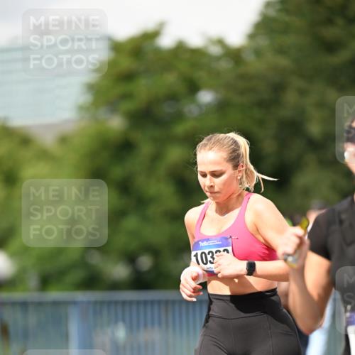 29.06.2025 - hella hamburg halbmarathon Dr. Thomas Lammeyer http://msf.ph/oto/8521750 29.06.2025 10:34:31 Kennedybrücke 1063, 2302, 3524, 3573, 4198, 4819, 6556, 6626, 7517, 8048, 9095, 9830, 10322, 10996 meine-sportfotos.de