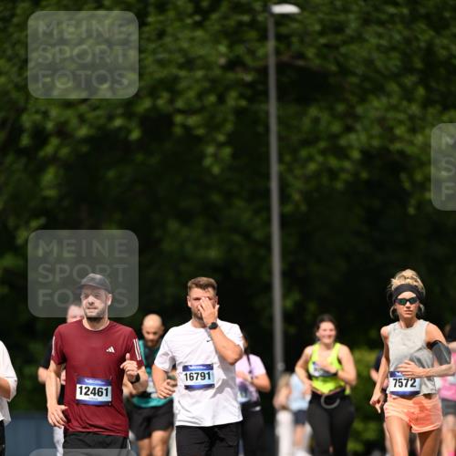 29.06.2025 - hella hamburg halbmarathon Dr. Thomas Lammeyer http://msf.ph/oto/8521762 29.06.2025 10:34:32 Kennedybrücke 2302, 3524, 3573, 4198, 4819, 6556, 6626, 7517, 9095, 9830, 10322, 10996 meine-sportfotos.de