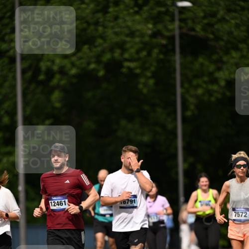 29.06.2025 - hella hamburg halbmarathon Dr. Thomas Lammeyer http://msf.ph/oto/8521770 29.06.2025 10:34:32 Kennedybrücke 2302, 3524, 3573, 4198, 4819, 6556, 6626, 7517, 9095, 9830, 10322, 10996 meine-sportfotos.de