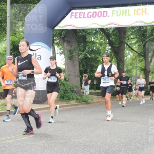 29.06.2025 - hella hamburg halbmarathon KatJ http://msf.ph/oto/8521870 29.06.2025 10:50:19 Zwischen KM18-KM19 2424, 2685, 7290, 7453, 7717 meine-sportfotos.de