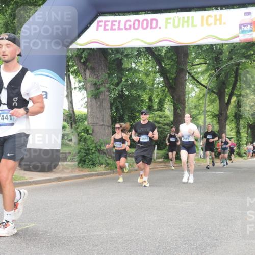 29.06.2025 - hella hamburg halbmarathon KatJ http://msf.ph/oto/8521907 29.06.2025 10:50:21 Zwischen KM18-KM19 2424, 3919, 7290, 7453, 7717 meine-sportfotos.de