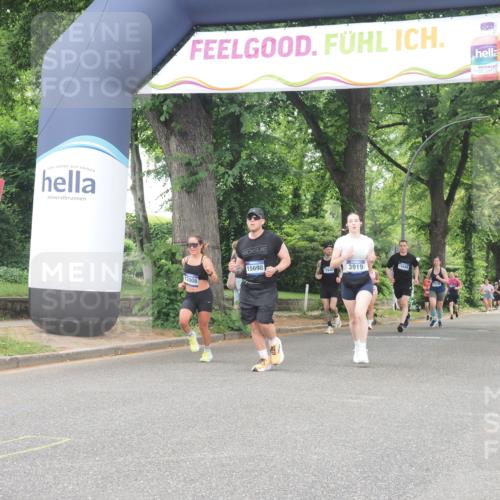 29.06.2025 - hella hamburg halbmarathon KatJ http://msf.ph/oto/8521929 29.06.2025 10:50:21 Zwischen KM18-KM19 2424, 3919, 7290, 7453, 7717 meine-sportfotos.de