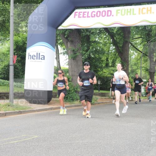 29.06.2025 - hella hamburg halbmarathon KatJ http://msf.ph/oto/8521941 29.06.2025 10:50:22 Zwischen KM18-KM19 3919, 7290, 7453, 7717 meine-sportfotos.de