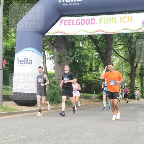 29.06.2025 - hella hamburg halbmarathon KatJ http://msf.ph/oto/8521986 29.06.2025 10:50:25 Zwischen KM18-KM19 1316, 3919, 7717 meine-sportfotos.de