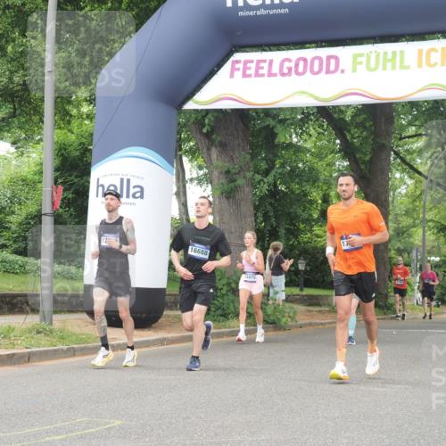 29.06.2025 - hella hamburg halbmarathon KatJ http://msf.ph/oto/8522005 29.06.2025 10:50:25 Zwischen KM18-KM19 1316, 3919, 7717 meine-sportfotos.de