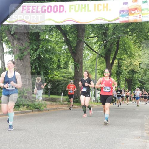 29.06.2025 - hella hamburg halbmarathon KatJ http://msf.ph/oto/8522026 29.06.2025 10:50:27 Zwischen KM18-KM19 1316, 3919 meine-sportfotos.de