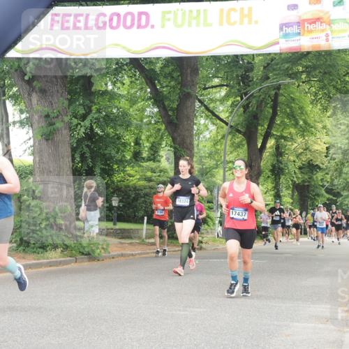 29.06.2025 - hella hamburg halbmarathon KatJ http://msf.ph/oto/8522037 29.06.2025 10:50:27 Zwischen KM18-KM19 1316, 3919 meine-sportfotos.de