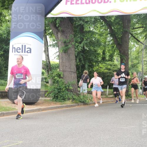 29.06.2025 - hella hamburg halbmarathon KatJ http://msf.ph/oto/8522167 29.06.2025 10:50:34 Zwischen KM18-KM19 3199, 3663 meine-sportfotos.de