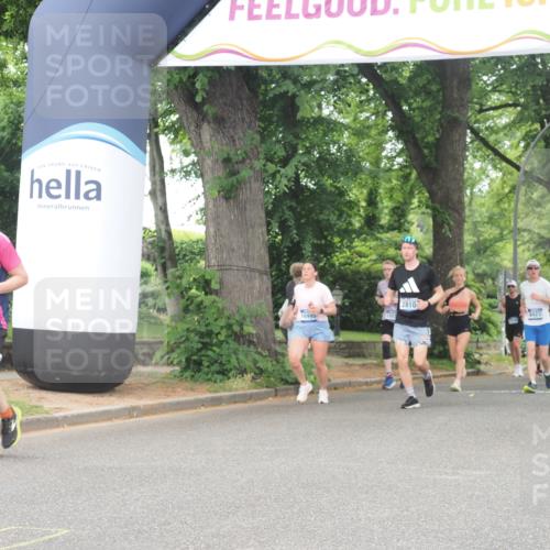 29.06.2025 - hella hamburg halbmarathon KatJ http://msf.ph/oto/8522187 29.06.2025 10:50:34 Zwischen KM18-KM19 3199, 3663 meine-sportfotos.de