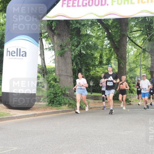 29.06.2025 - hella hamburg halbmarathon KatJ http://msf.ph/oto/8522192 29.06.2025 10:50:34 Zwischen KM18-KM19 3199, 3663 meine-sportfotos.de