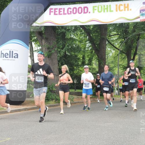 29.06.2025 - hella hamburg halbmarathon KatJ http://msf.ph/oto/8522227 29.06.2025 10:50:37 Zwischen KM18-KM19 2810, 3199, 3663, 8423 meine-sportfotos.de