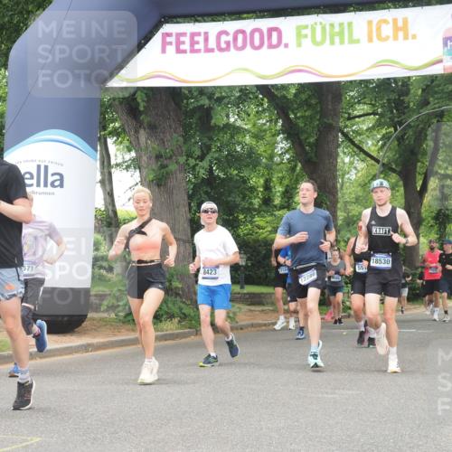 29.06.2025 - hella hamburg halbmarathon KatJ http://msf.ph/oto/8522274 29.06.2025 10:50:38 Zwischen KM18-KM19 2810, 3199, 3663, 4389, 5511, 8423 meine-sportfotos.de
