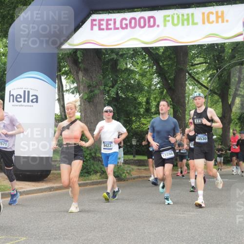 29.06.2025 - hella hamburg halbmarathon KatJ http://msf.ph/oto/8522280 29.06.2025 10:50:38 Zwischen KM18-KM19 2810, 3199, 3663, 4389, 5511, 8423 meine-sportfotos.de