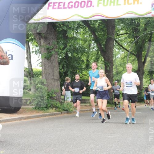 29.06.2025 - hella hamburg halbmarathon KatJ http://msf.ph/oto/8522425 29.06.2025 10:50:45 Zwischen KM18-KM19 4389, 5511, 6966 meine-sportfotos.de