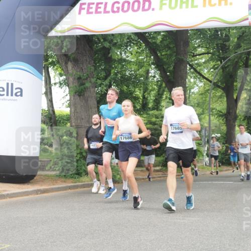 29.06.2025 - hella hamburg halbmarathon KatJ http://msf.ph/oto/8522453 29.06.2025 10:50:45 Zwischen KM18-KM19 4389, 5511, 6966 meine-sportfotos.de